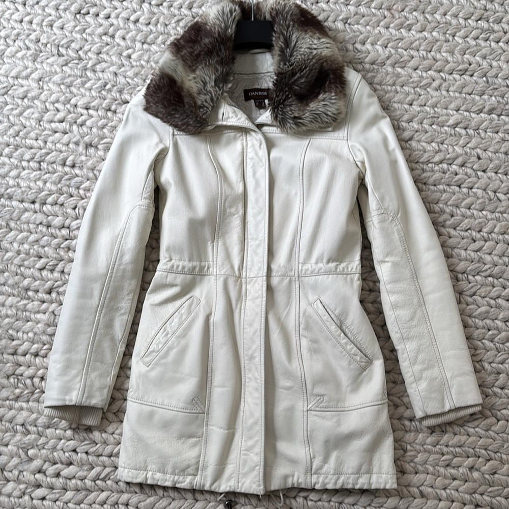 Danier Off White 3/4 Length Leather Jacket with Faux Fur Collar (removable) 3XS